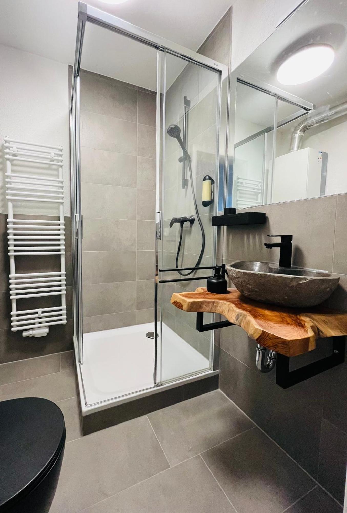 Black Forest City Apartment Mit Kostenlosem Parkplatz 弗赖堡 外观 照片